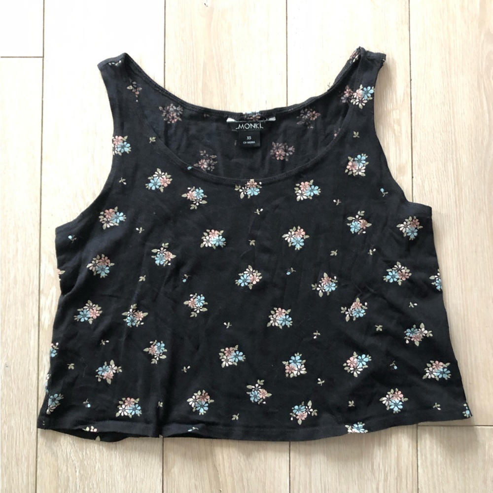 Monki Swedish Fast Fashion Brand Floral Print Cropped Tank Top in Black Size XS